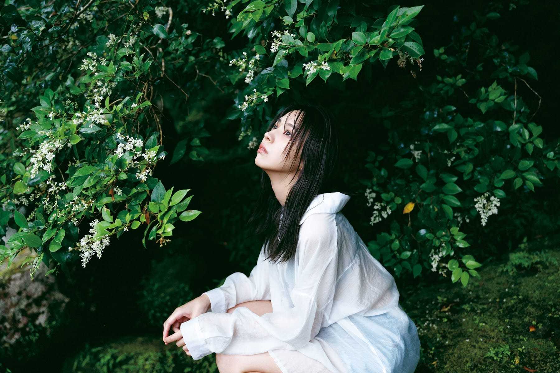 櫻坂46 小林由依 2nd写真集『意外性』大好評発売中!【水着画像 27枚目