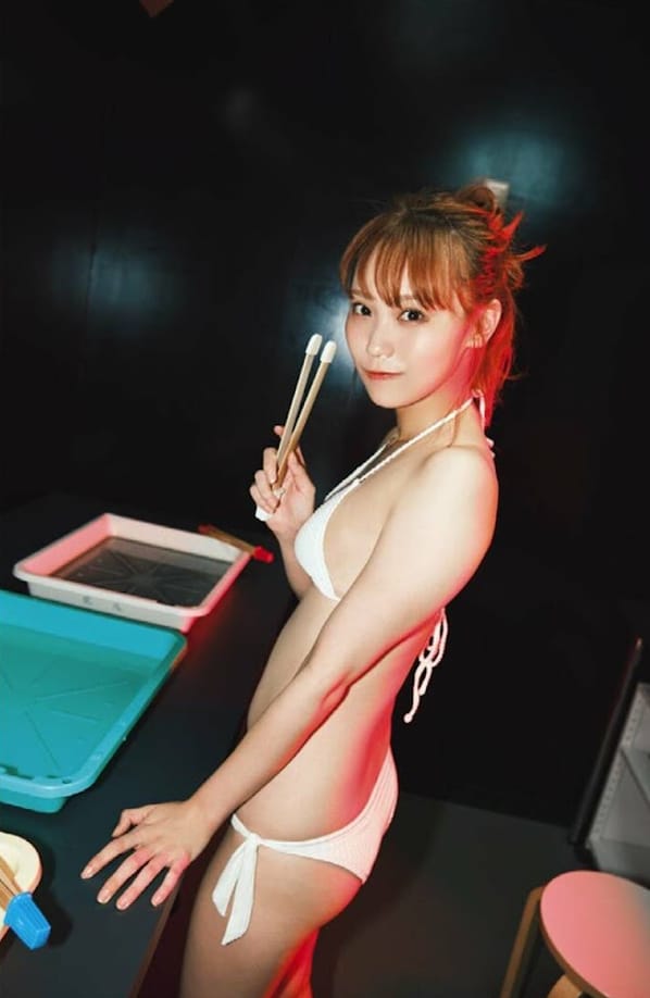 HKT48 豊永阿紀 初めての個展で綴る【水着画像 9枚目