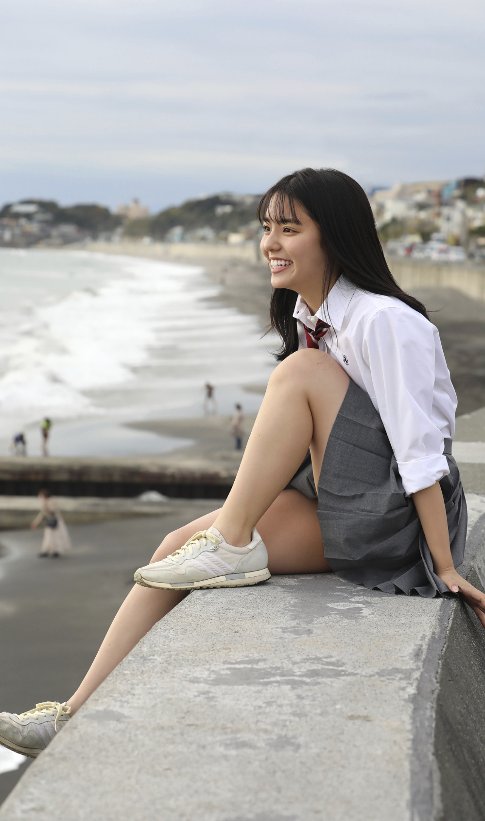 松島かのん 最新グラビア水着画像 3枚目
