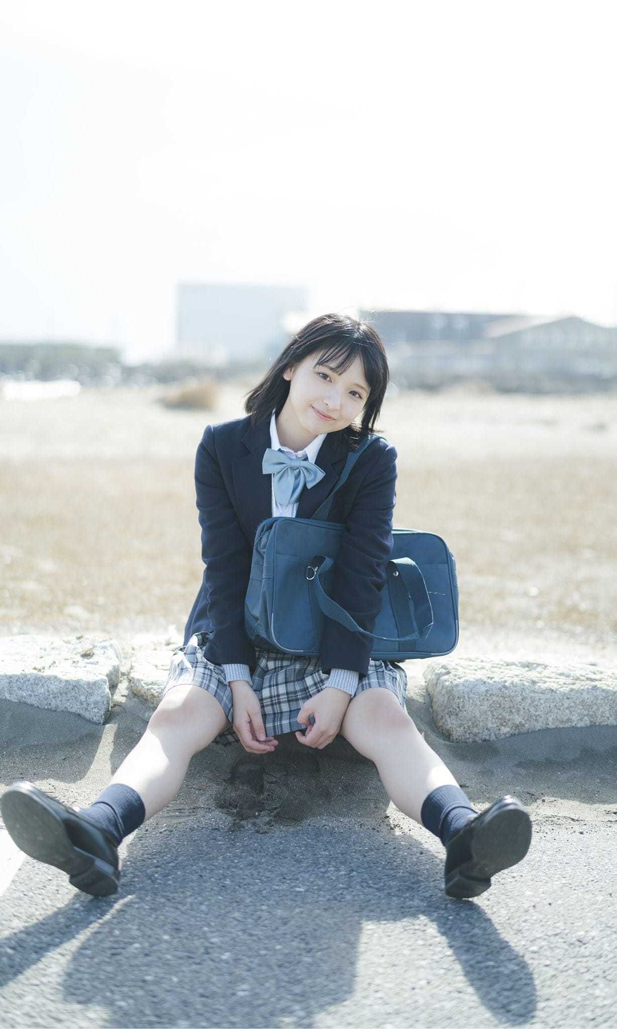 一ノ瀬瑠菜 圧倒的美少女 初水着グラビア! シャルロット白色担当 10枚目