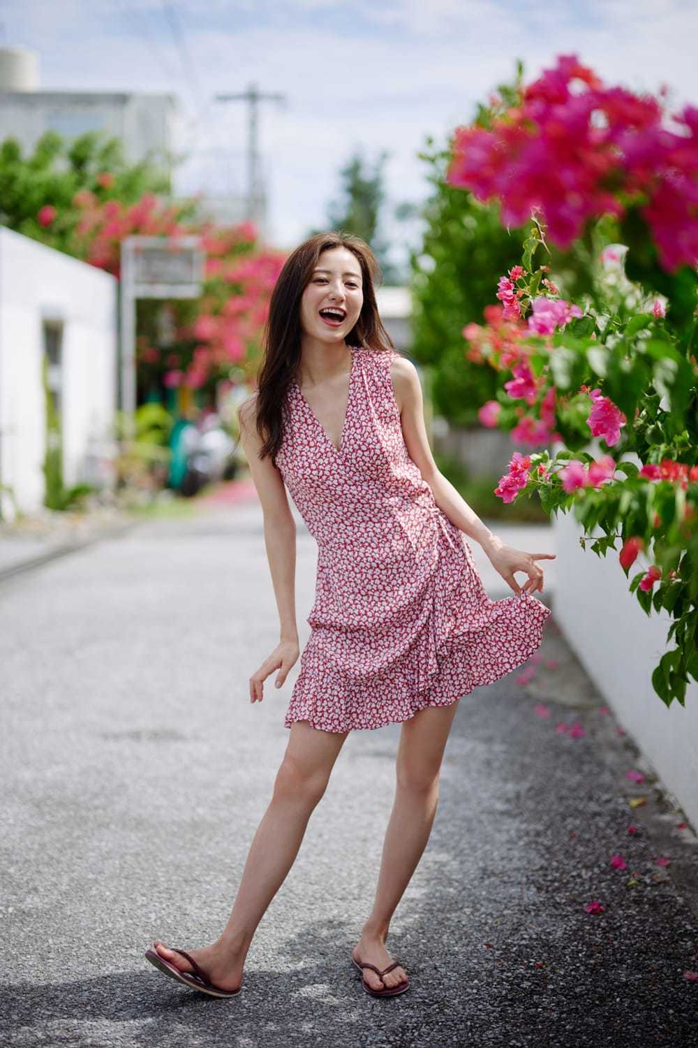 高田里穂 20代ラスト水着 8枚目