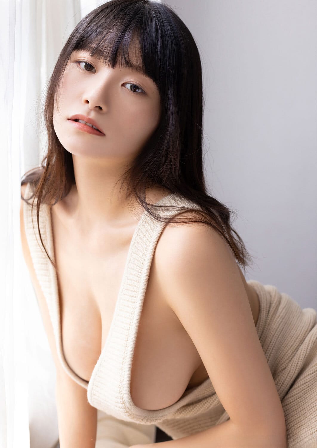 桜井木穂 バスト100cm超 Iカップに磨かれたヒップライン!! 【水着画像】 9枚目