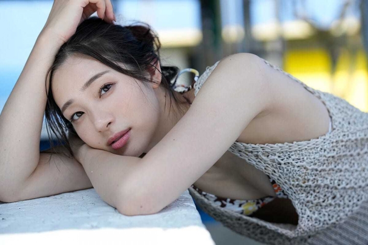 足立梨花【水着画像 デビュー15周年&30歳を迎えた 13枚目