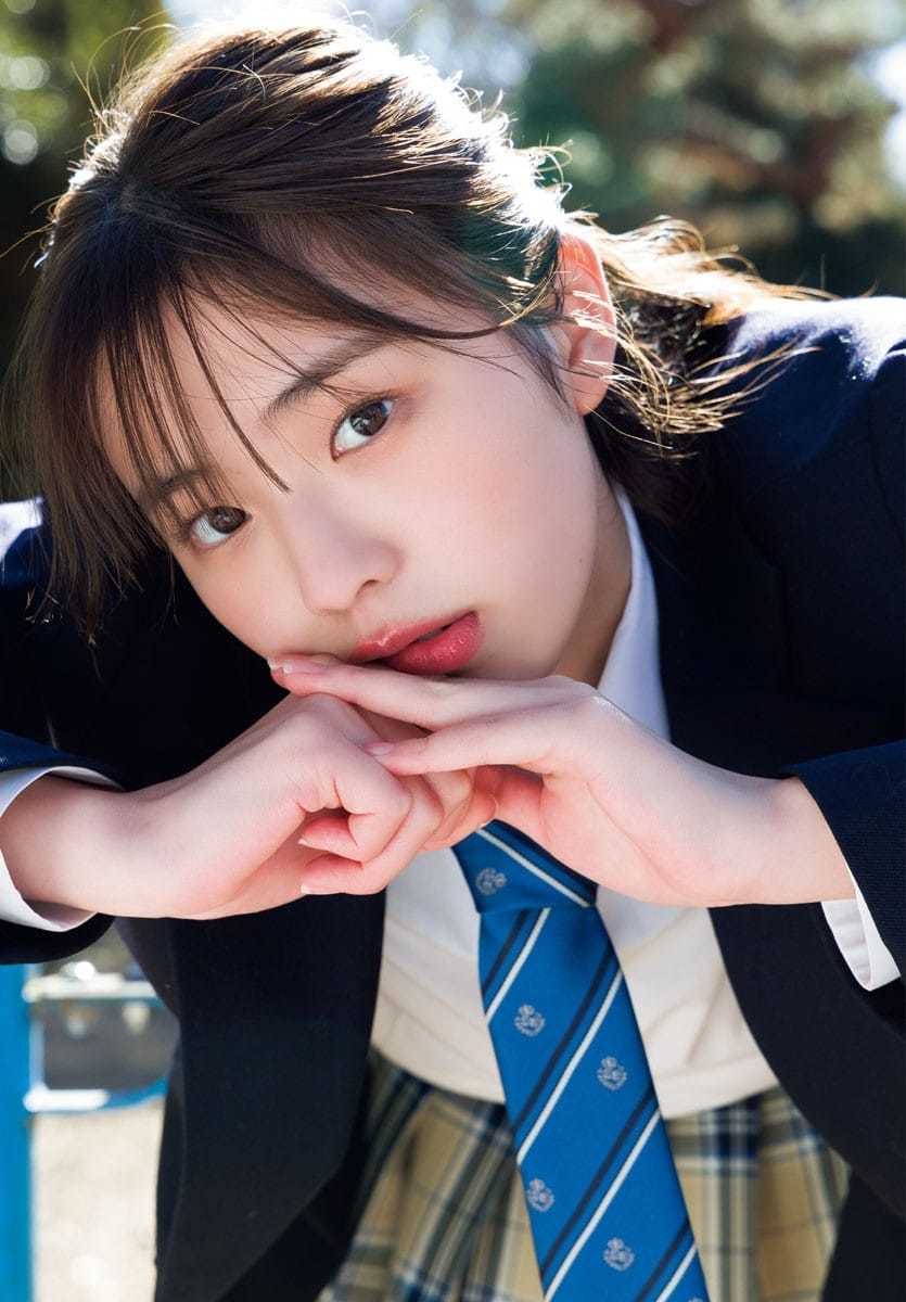 菊地姫奈このピンクの水着がお気に入りです。現役女子高生ラスト 8枚目