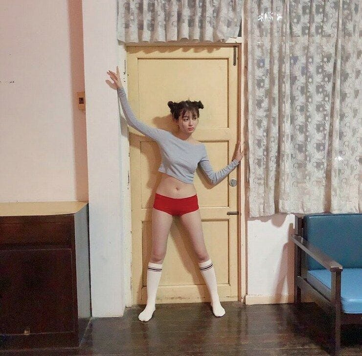 吉川愛 23歳女優【水着画像 5枚目