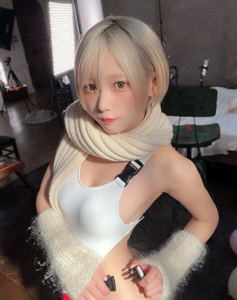 篠崎こころ 金髪ショートがトレードマークの美女【水着画像】 11枚目