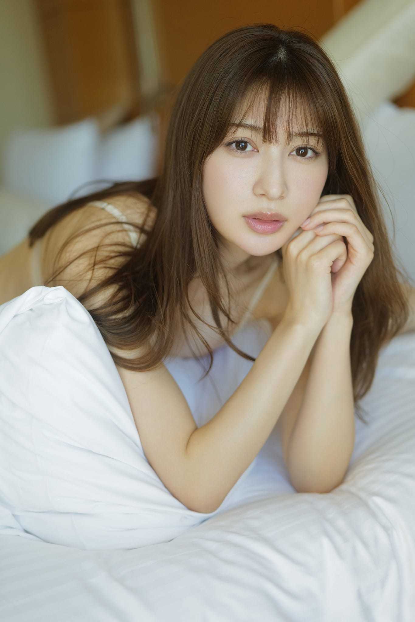 2023春夏カレンダー 雪平莉左 もっと! 可愛くてゴメン 4枚目
