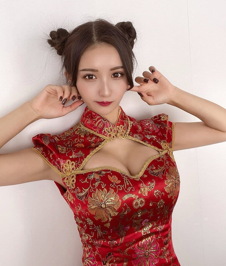 伊藤愛真 神ボディのセクシーお姉さん 8枚目