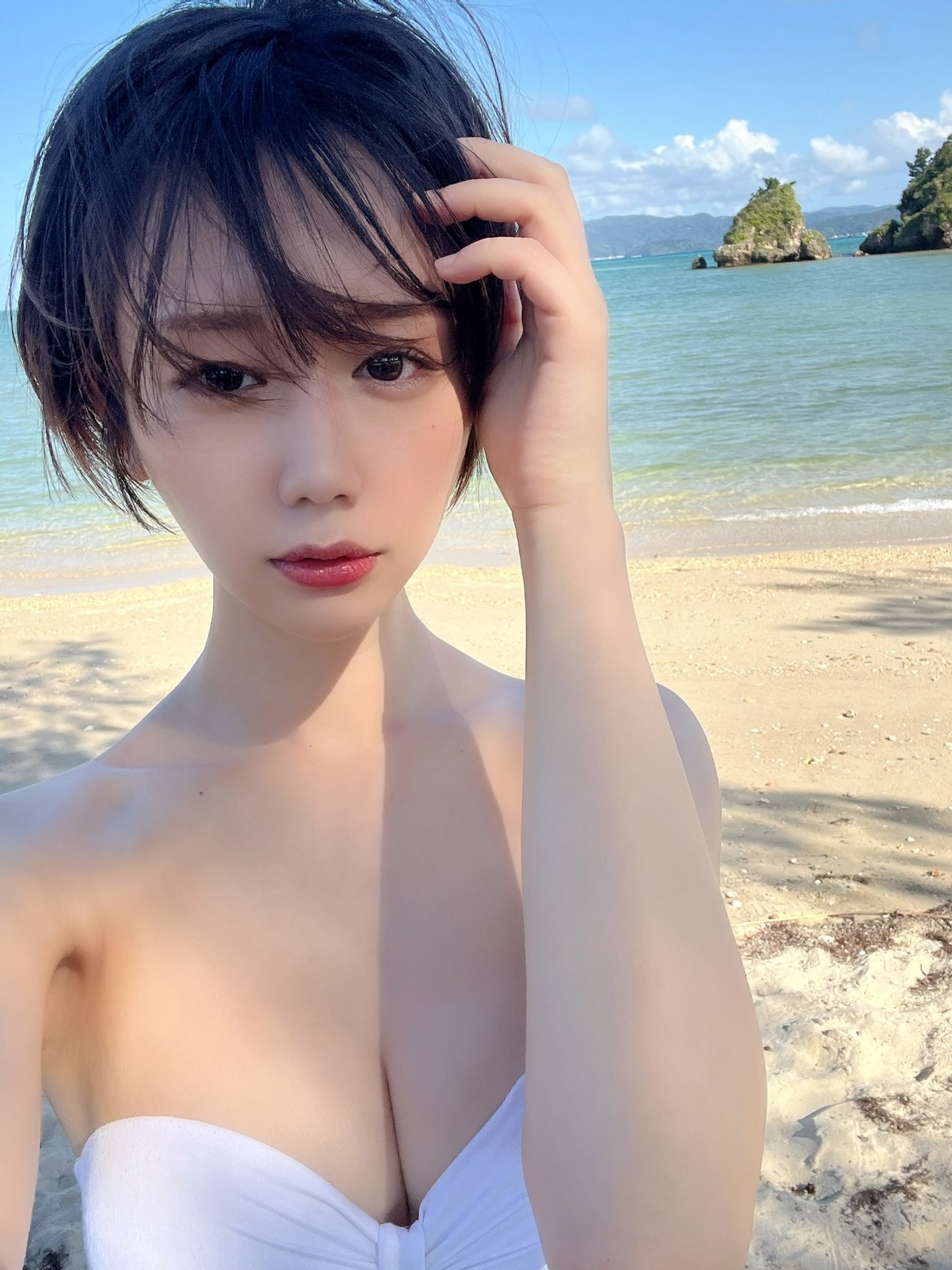 新唯 最新グラビア水着画像 12枚目