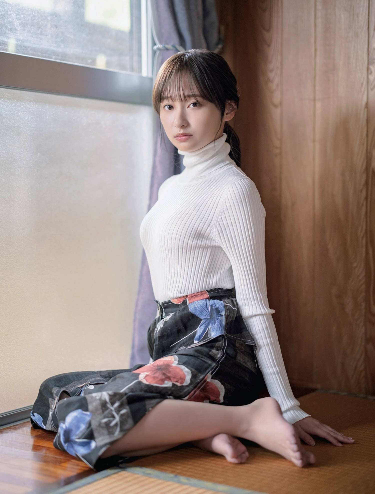 影山優佳 最新グラビア水着画像③ 12枚目