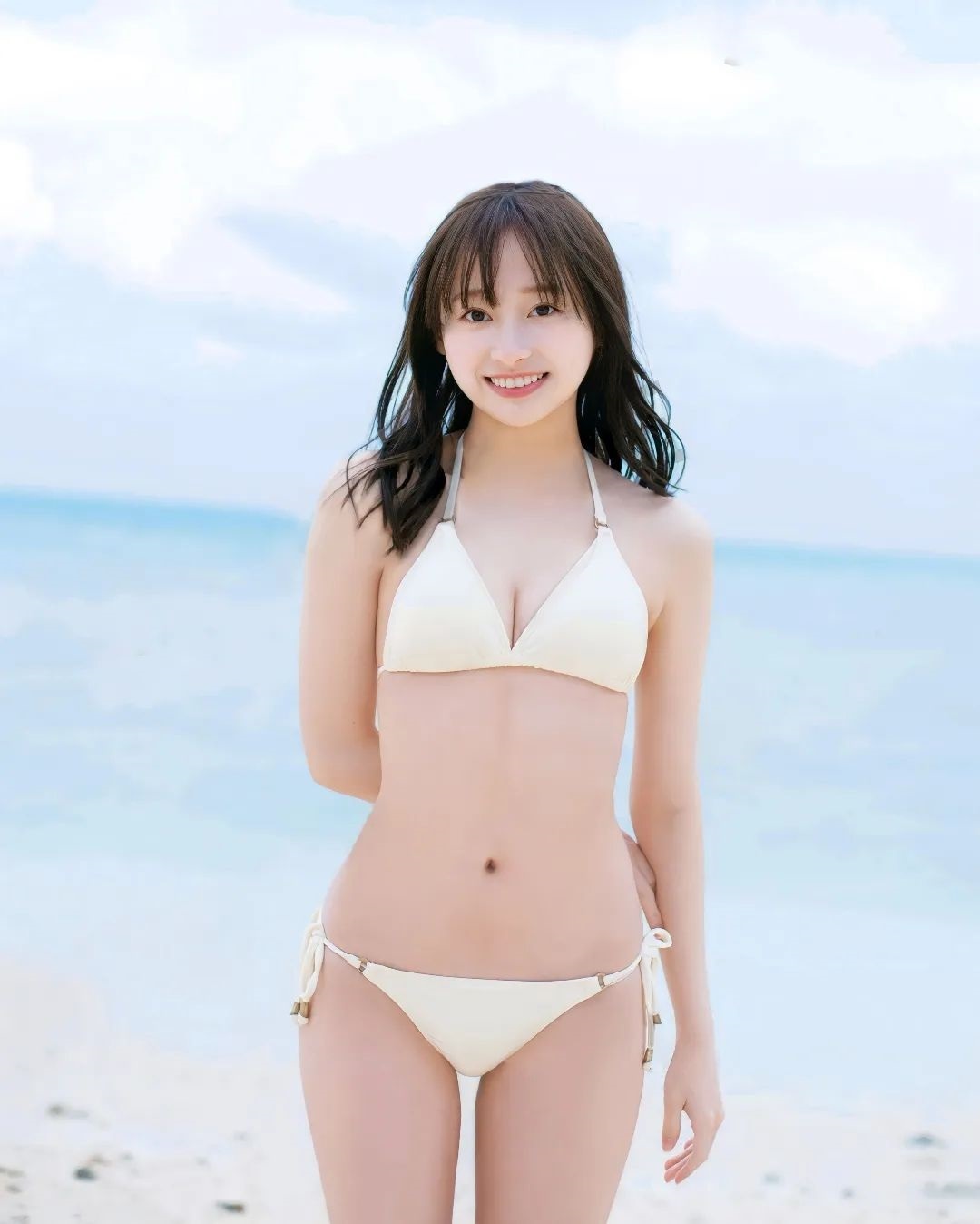 影山優佳 最新グラビア水着画像③ 23枚目