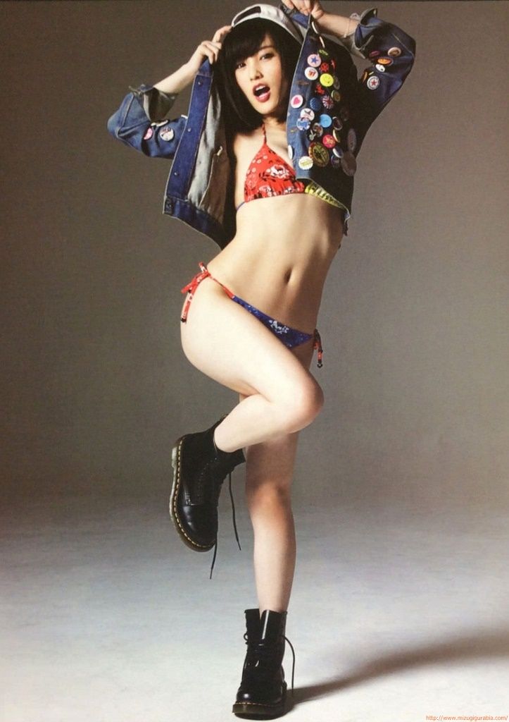 NMB48不動のセンター山本彩水着ビキニ画像 14枚目
