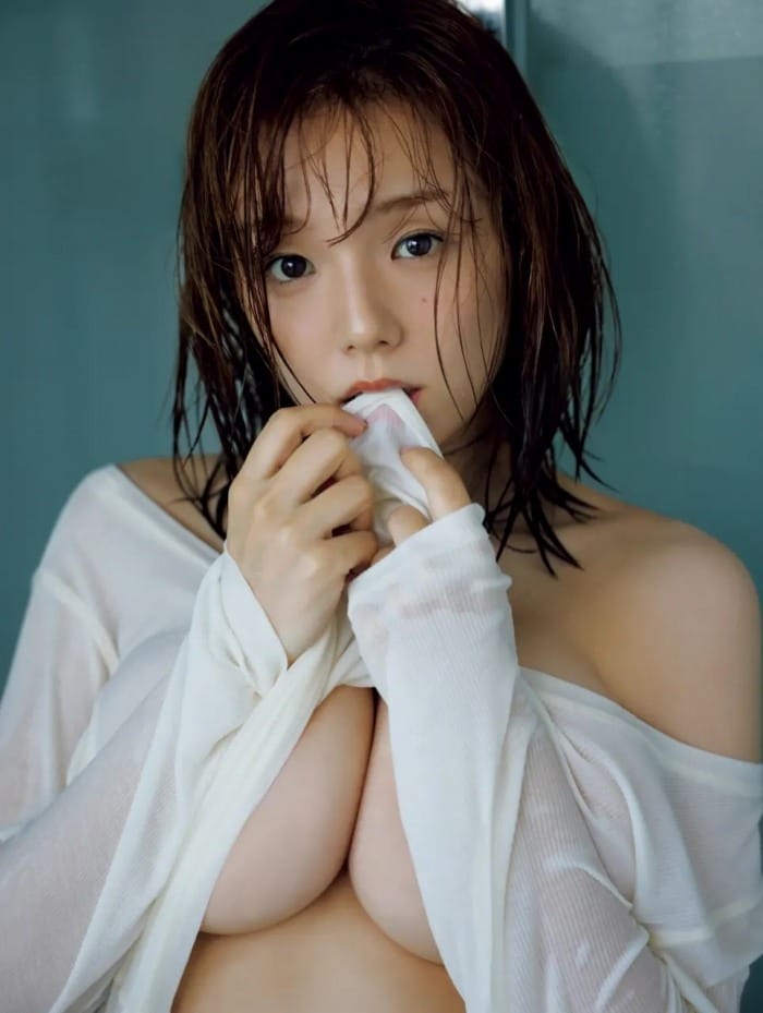 篠崎愛 水着ビキニ画像 グラビア界のレジェンドボディ - 芸能アイドルモデル女優水着画像集 19枚目