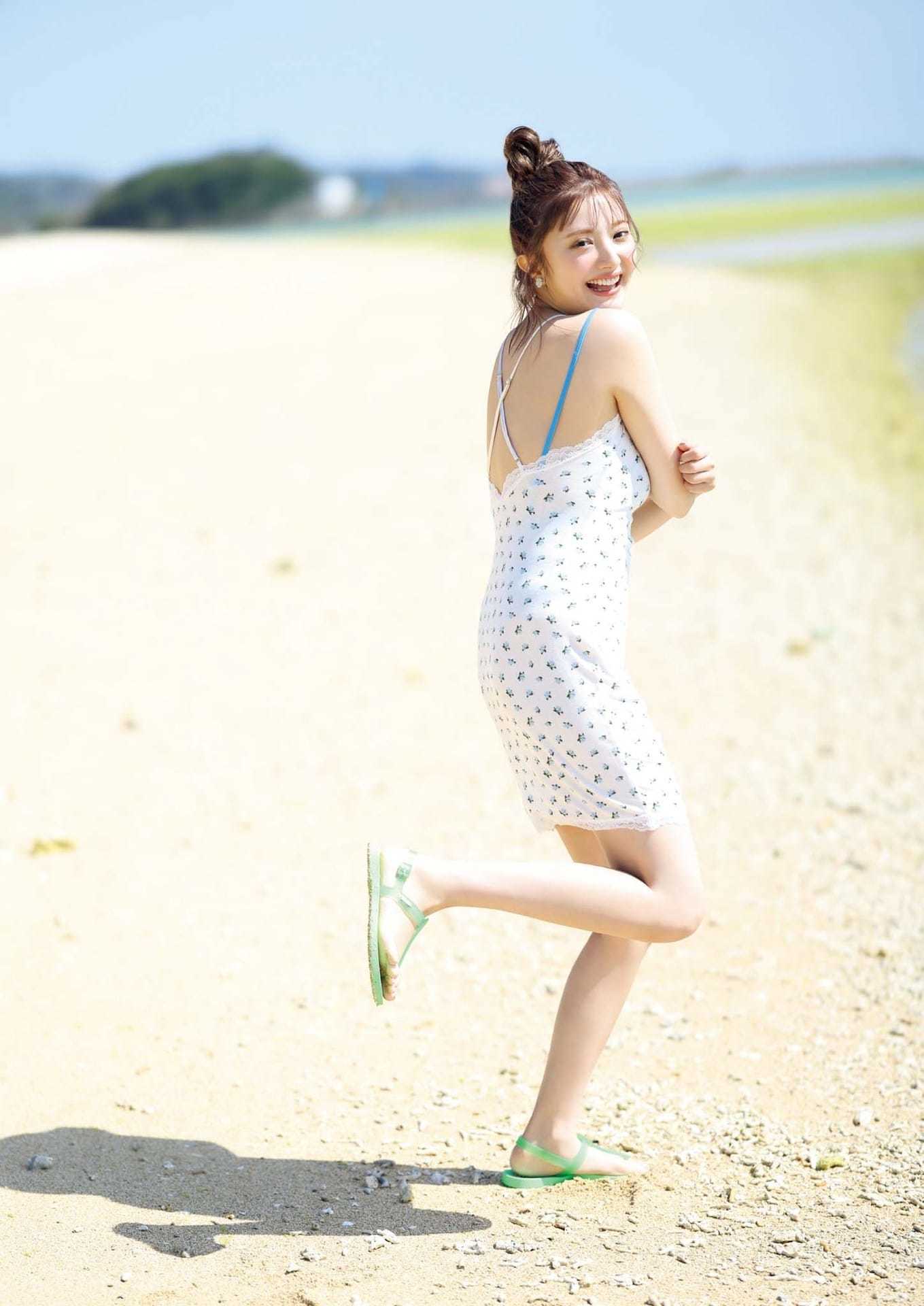 安斉かれん 沖縄での初水着カットをいち早くお届け! - 芸能アイドルモデル女優水着画像集 15枚目