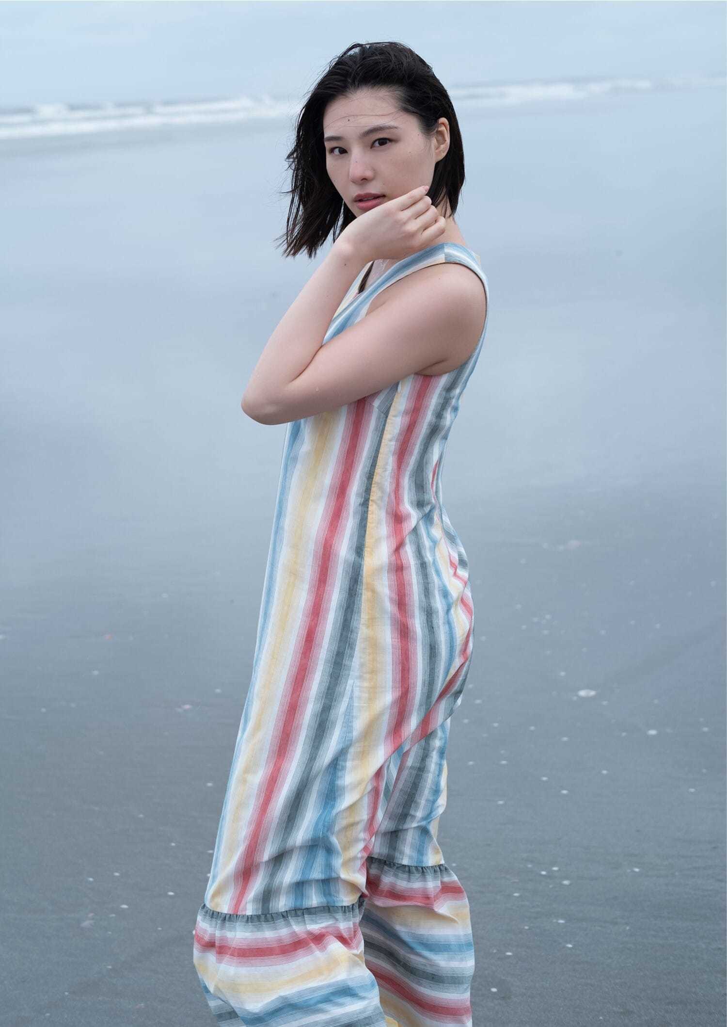 相楽伊織 乃木坂46卒業生水着で登場! - 芸能アイドルモデル女優水着画像集 10枚目
