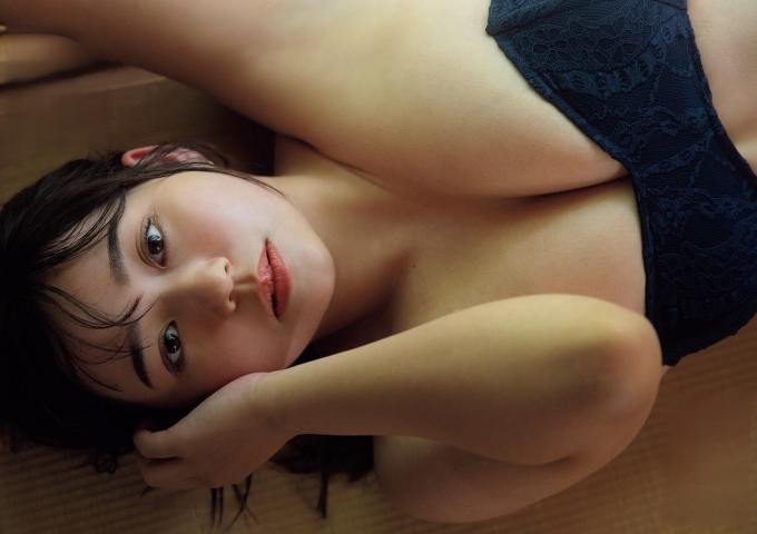 美澄衿依 あの有名な絵画「モナ・リザ」を彷彿させる気品高い究極の癒やしボディに仕上がった。 - 芸能アイドルモデル女優水着画像集 11枚目