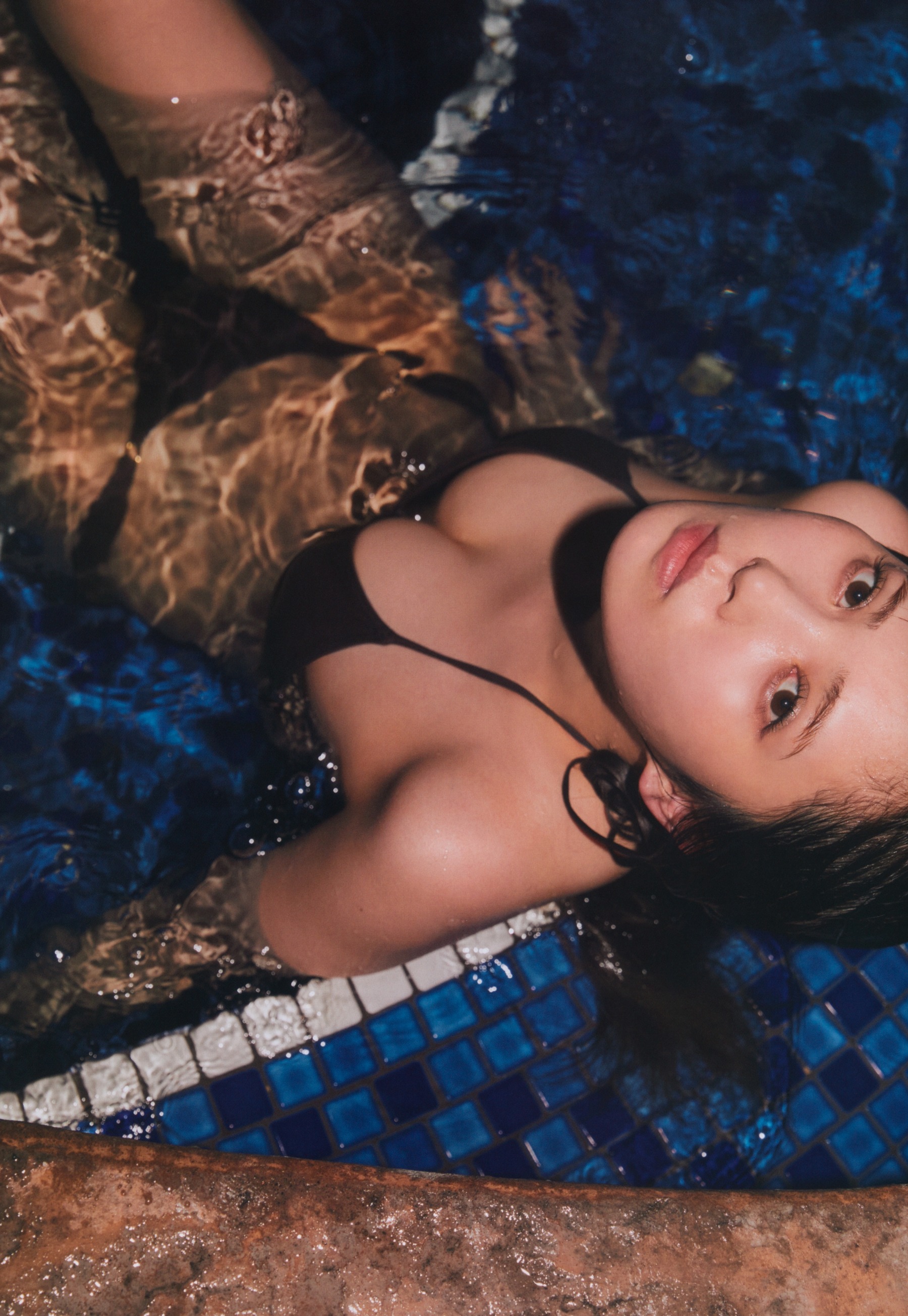 加藤史帆(日向坂46)最新グラビア水着画像③ 12枚目