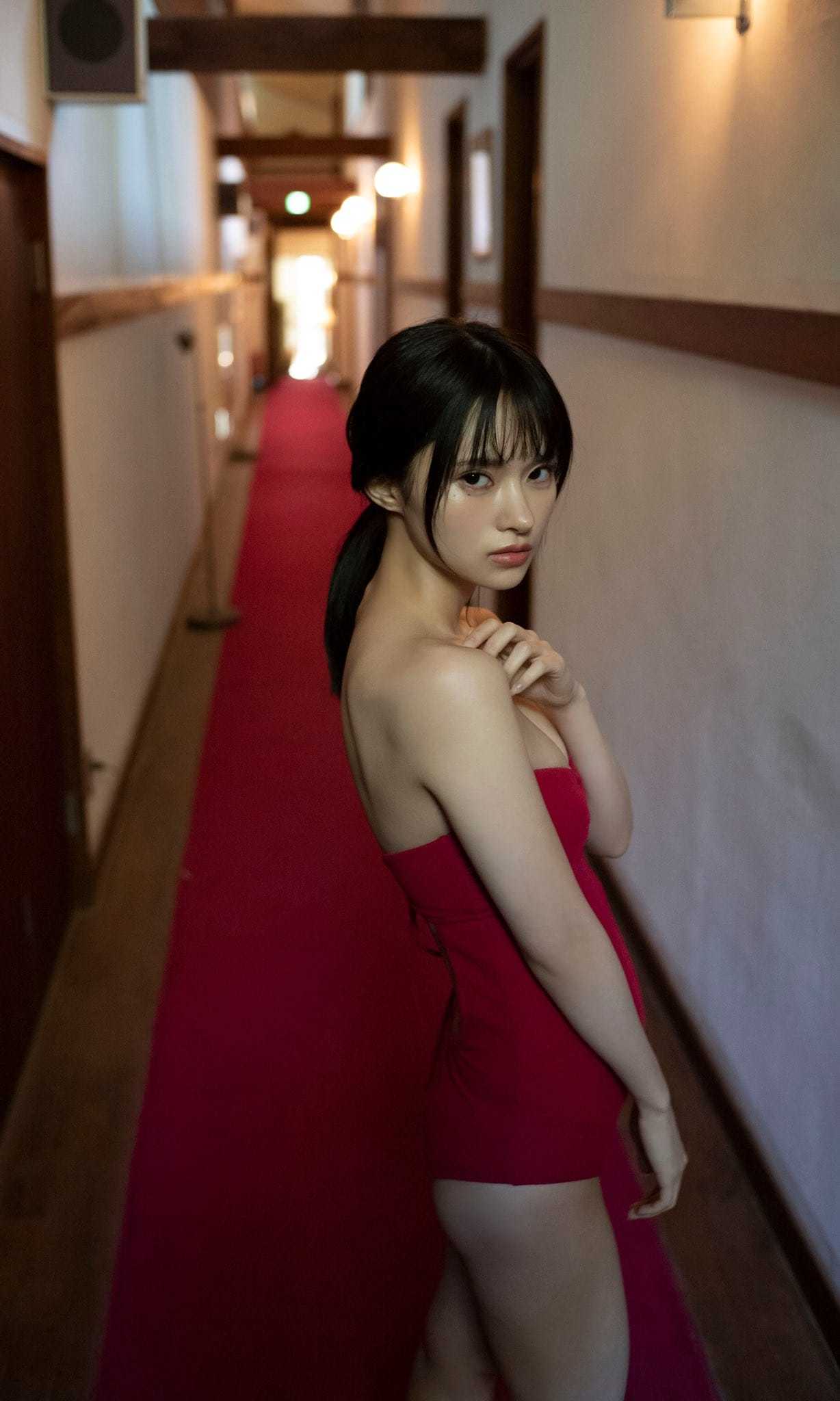 藤咲凪【水着画像 AIじゃないかと疑われるほどの国宝級美少女 - 芸能アイドルモデル女優水着画像集 8枚目