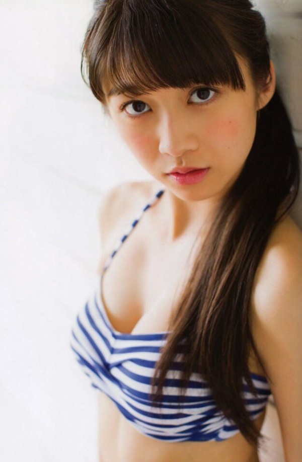 牧野真莉愛水着画像 2枚目
