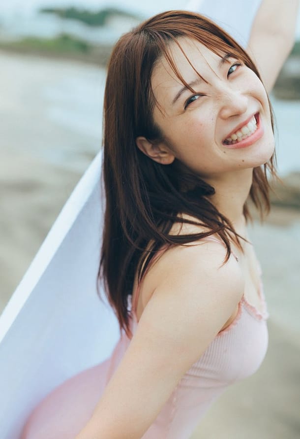 二瓶有加 バズり中の美女ついに初水着!! - 芸能アイドルモデル女優水着画像集 4枚目