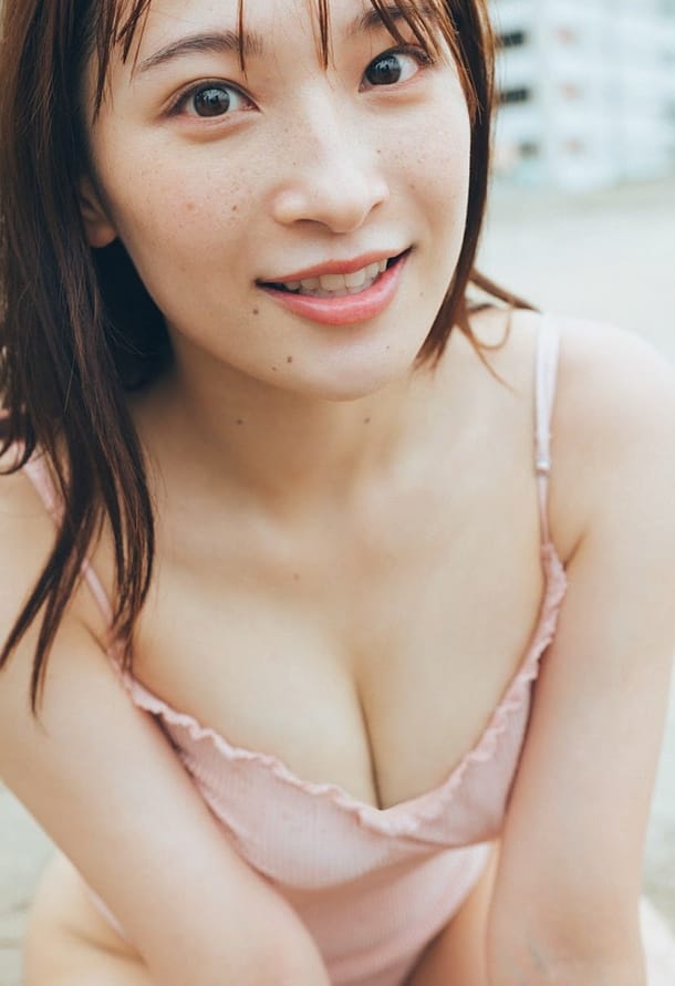 二瓶有加 バズり中の美女ついに初水着!! - 芸能アイドルモデル女優水着画像集 10枚目