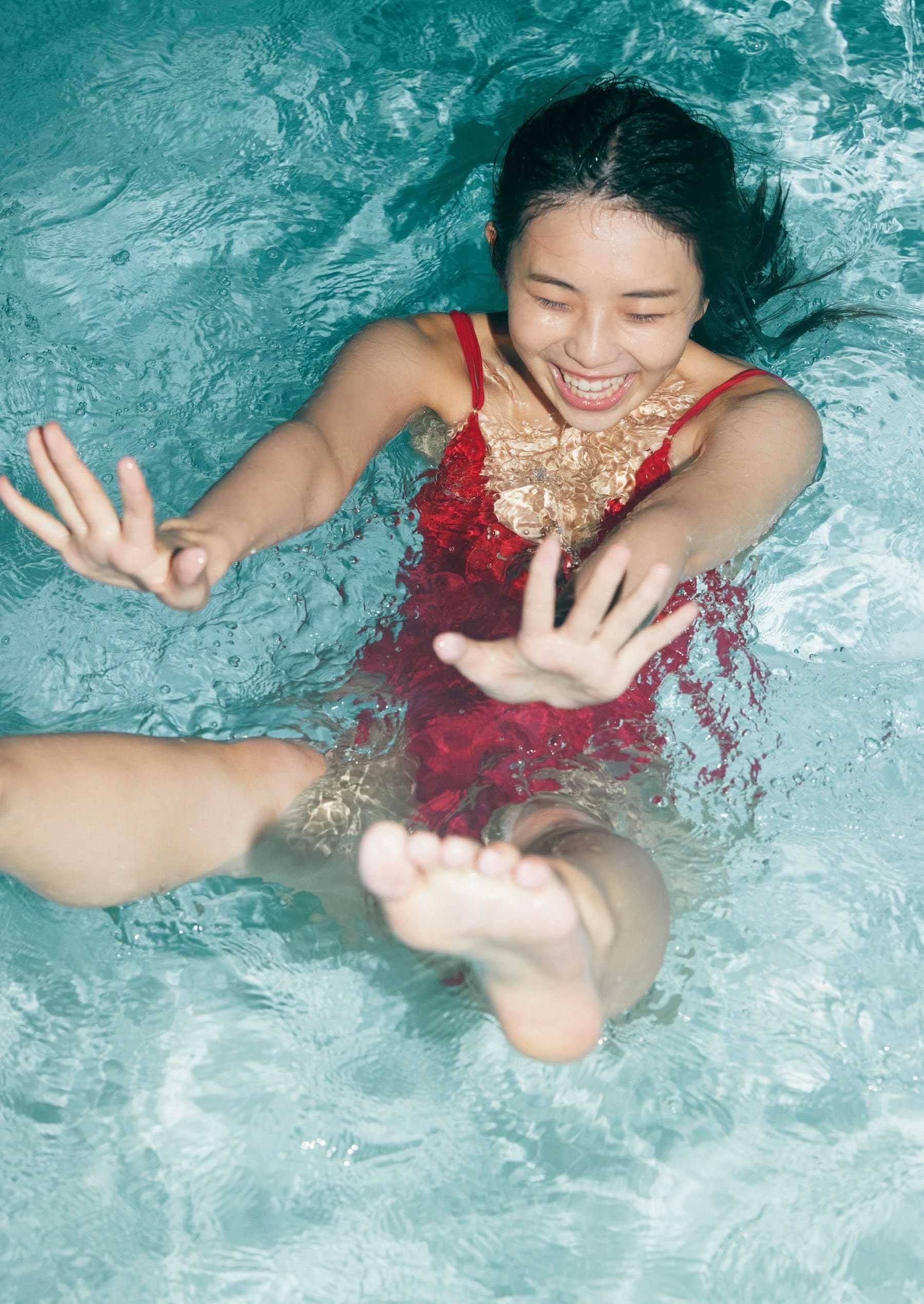 菊地姫奈【水着画像グラビア画像 女子大生になって初めての夏休みを満喫! - 芸能アイドルモデル女優水着画像集 4枚目