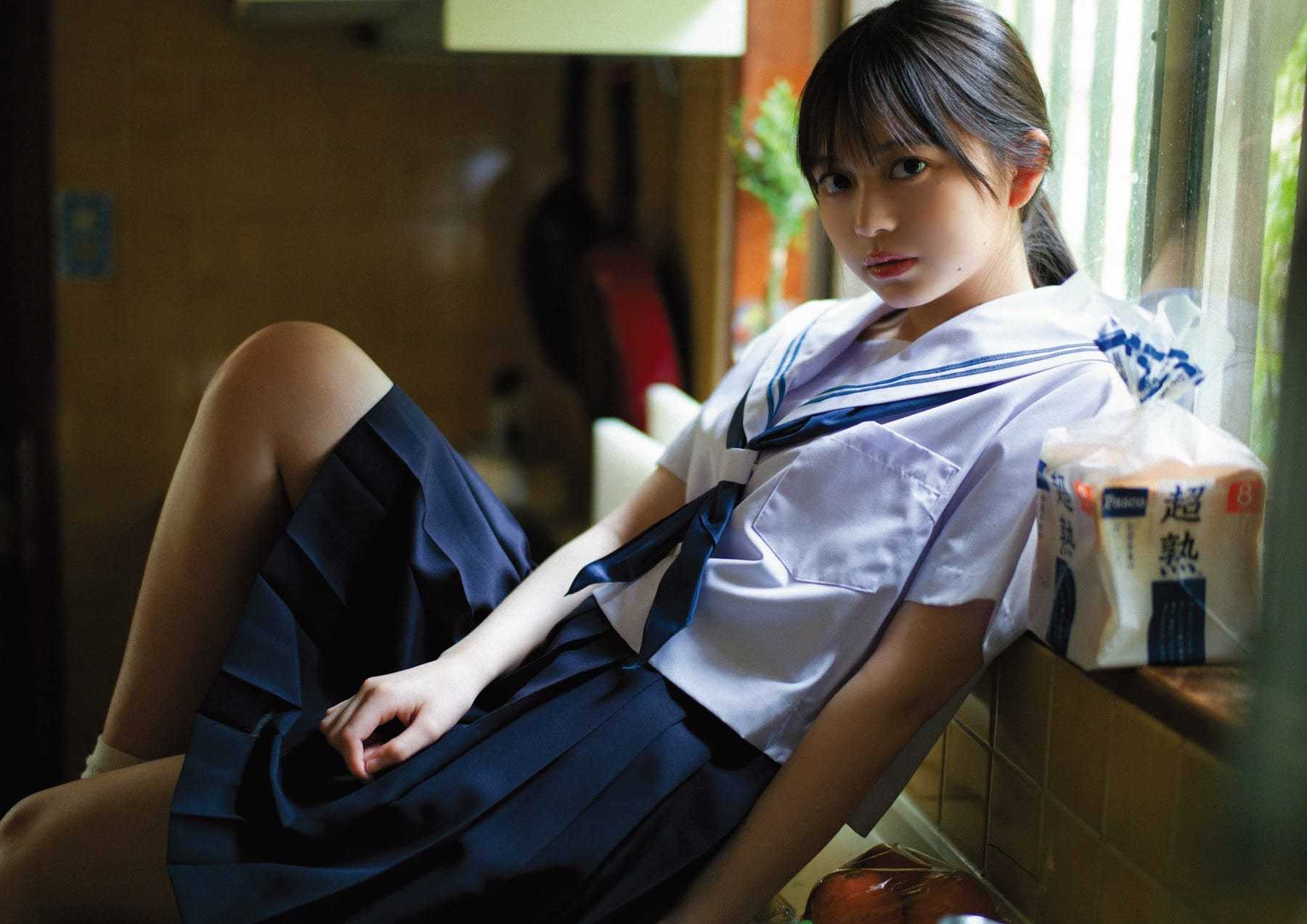 蓬莱舞【水着画像 彼女の朝は早い。 朝起きて 洗濯 食事の準備。 そして学校へ。 - 芸能アイドルモデル女優水着画像集 3枚目