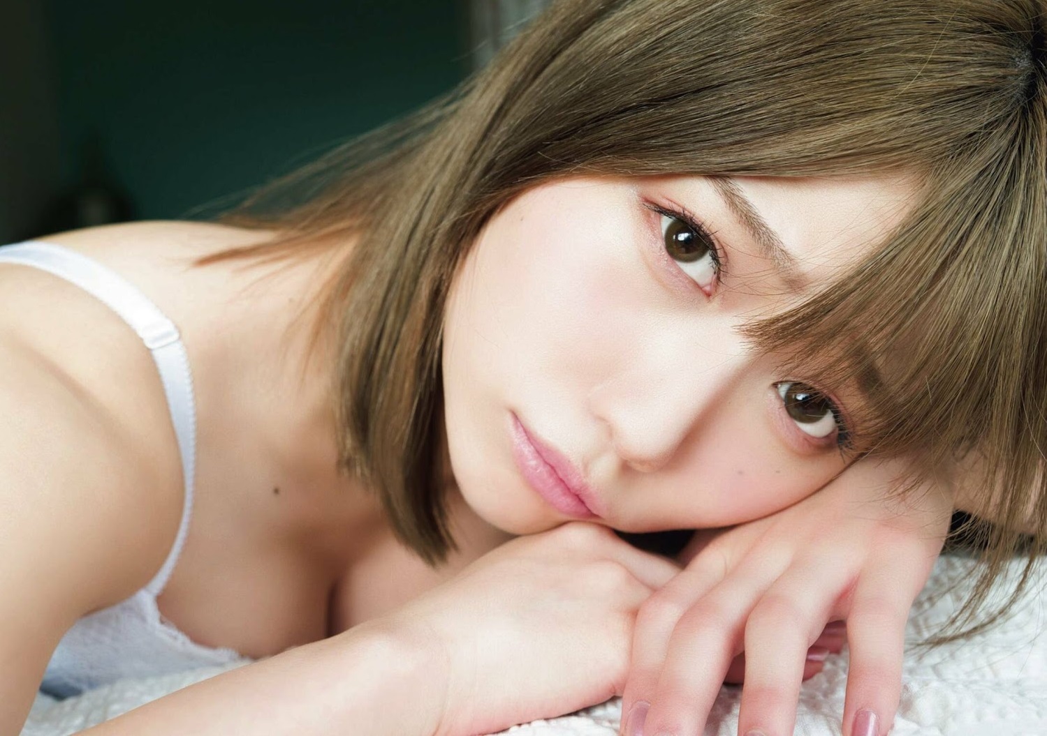 篠原みなみ 最新グラビア含む水着画像 18枚目