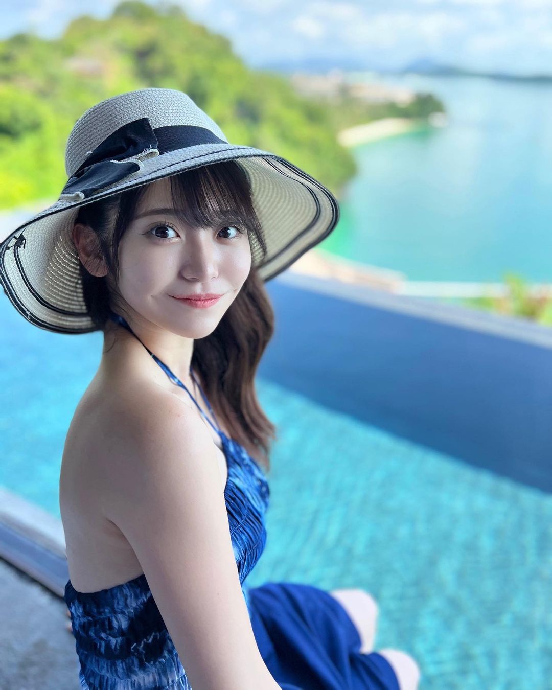 かとゆり 最新グラビア水着画像 16枚目