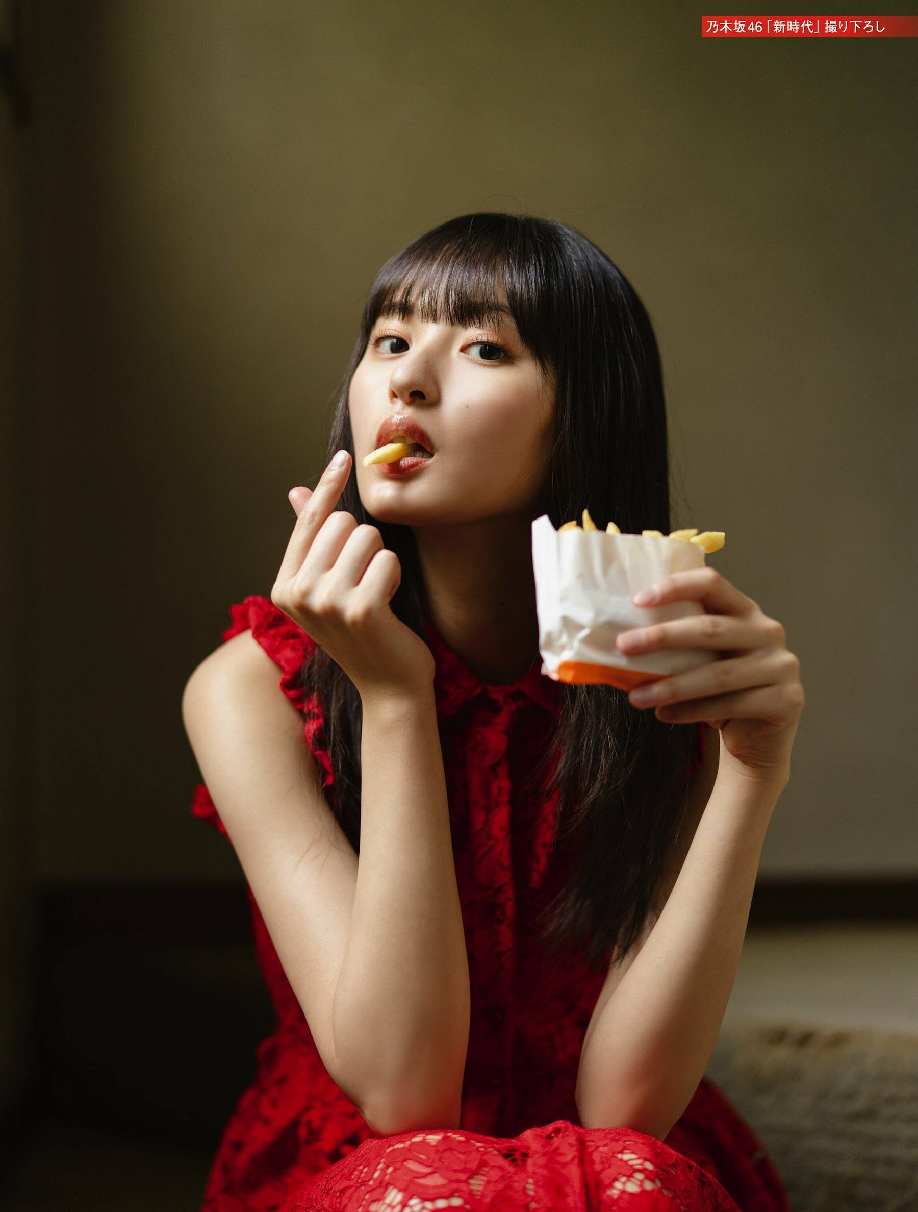 遠藤さくら(乃木坂46)最新グラビア水着画像③ 10枚目