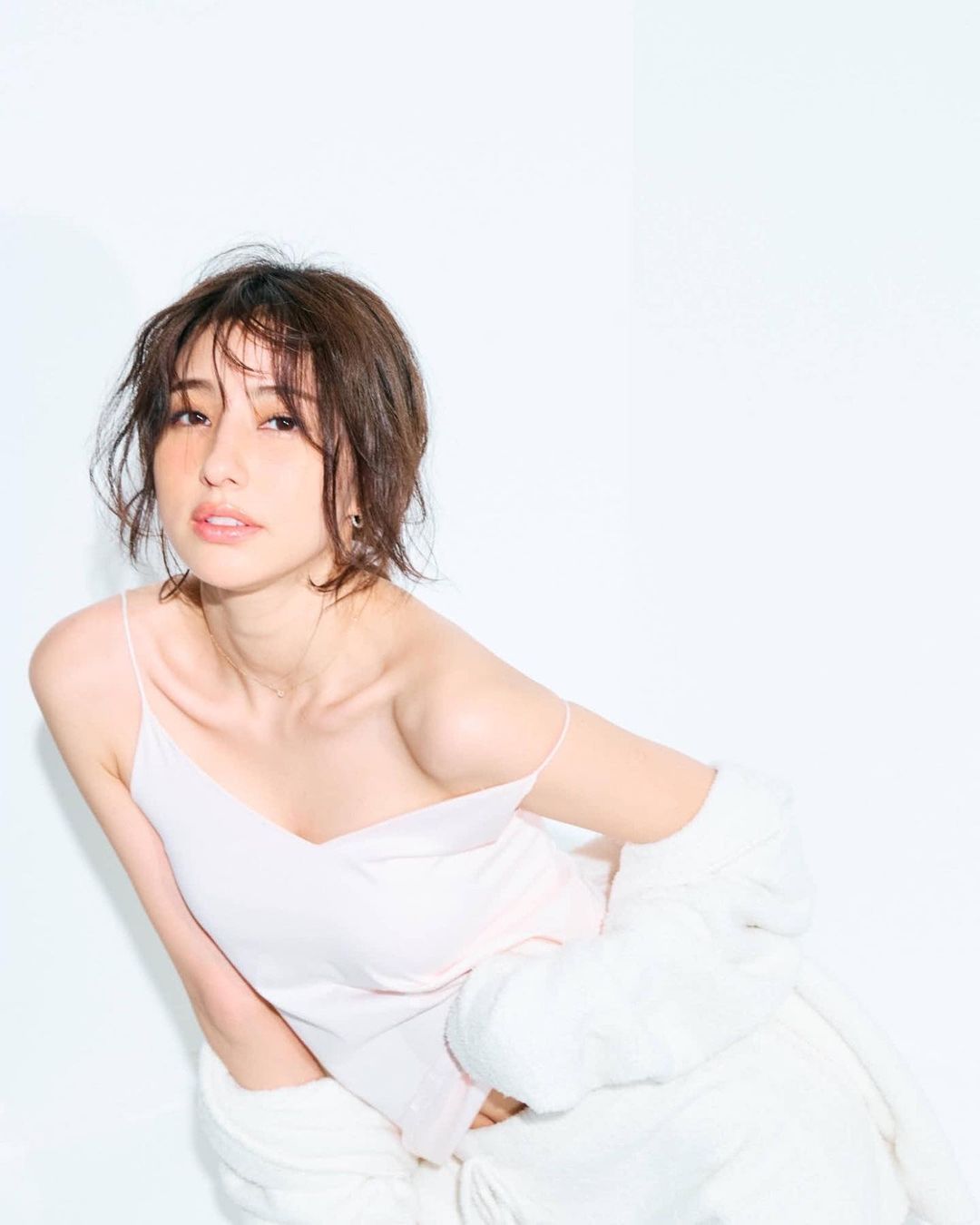 愛甲千笑美 最新グラビア水着画像 26枚目
