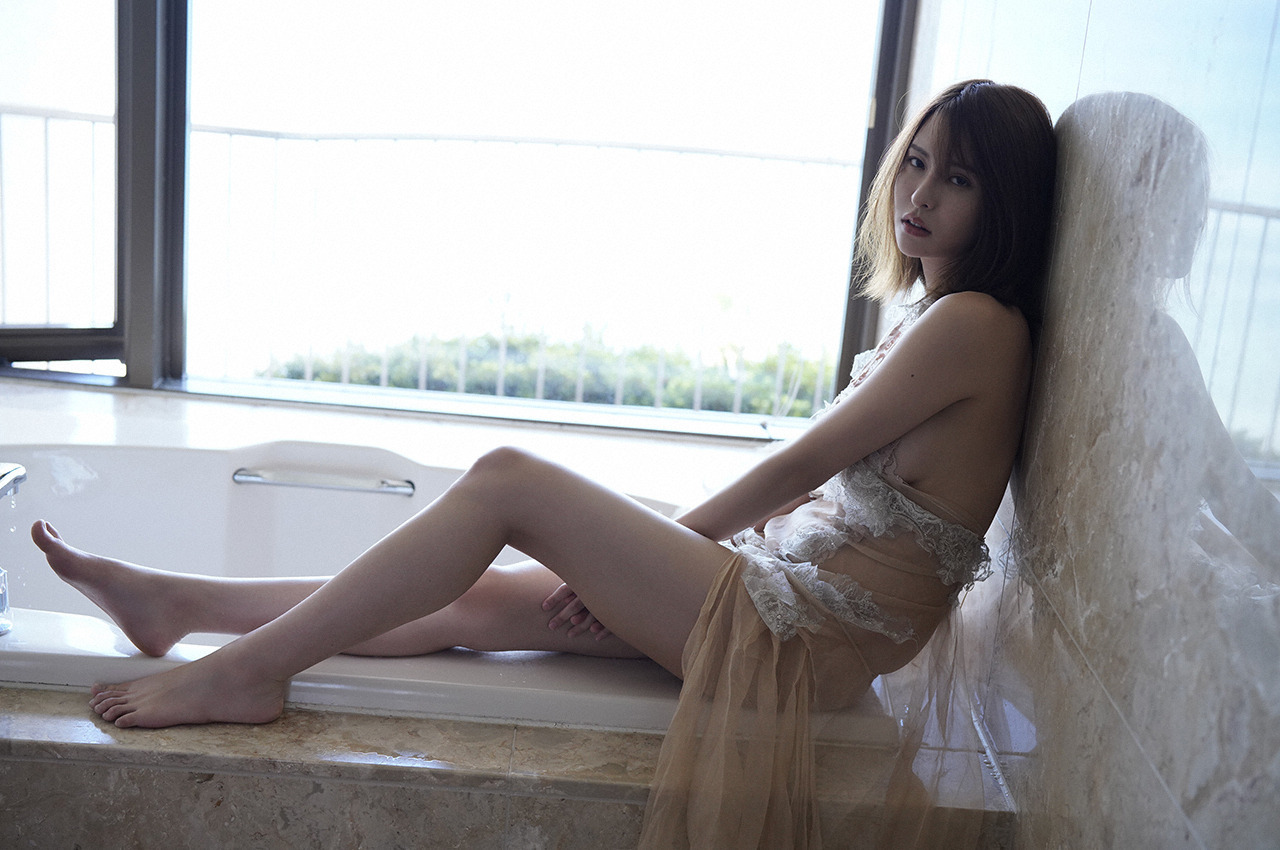 奈月セナ グラビア水着画像① 22枚目