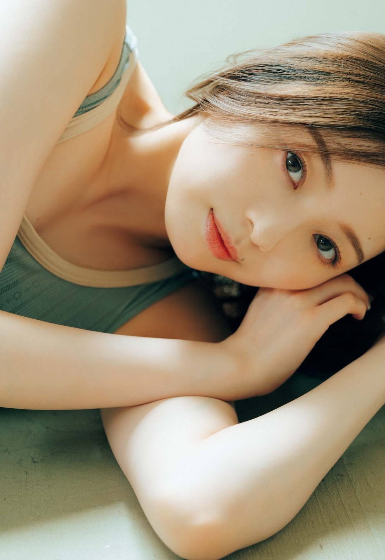 梅澤美波 最新グラビア水着画像④ 4枚目