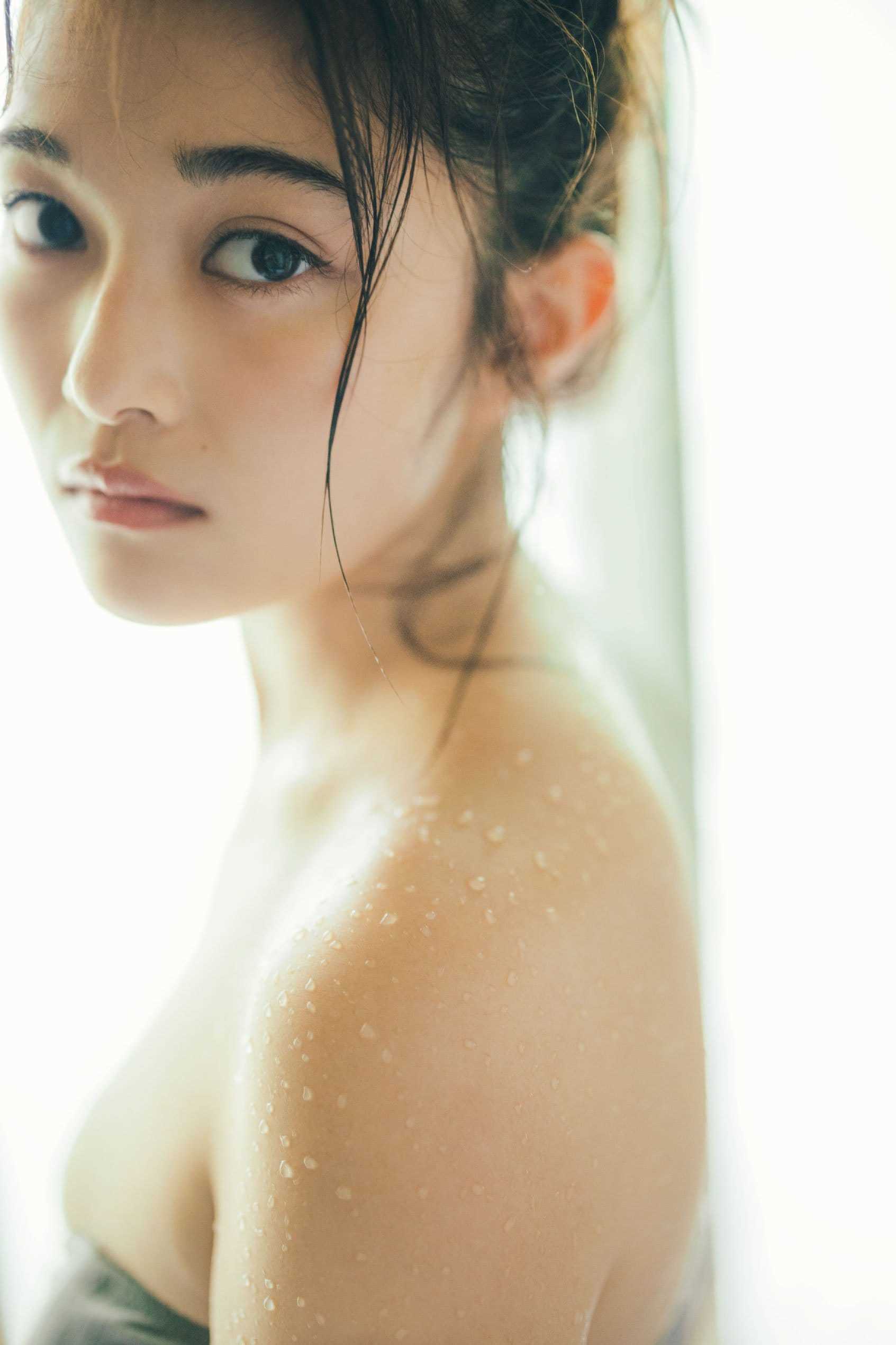 井上咲楽【水着画像 バラエティでは 見られない 艷姿 - 芸能アイドルモデル女優水着画像集 1枚目