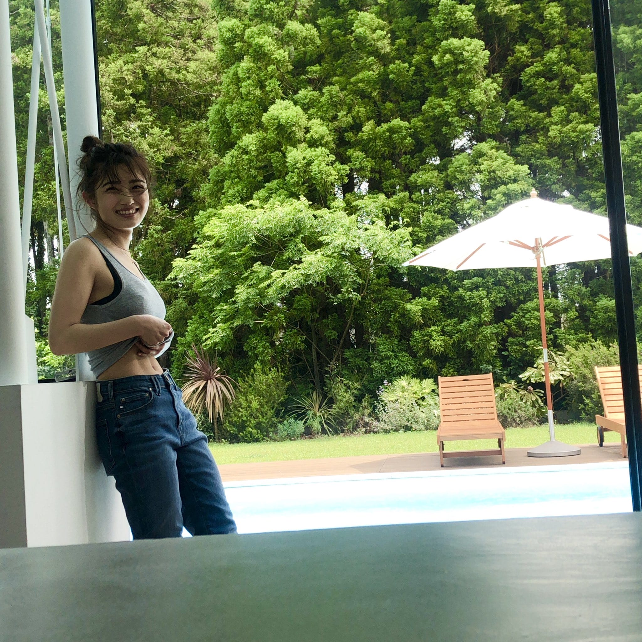 井上咲楽【水着画像 バラエティでは 見られない 艷姿 - 芸能アイドルモデル女優水着画像集 11枚目