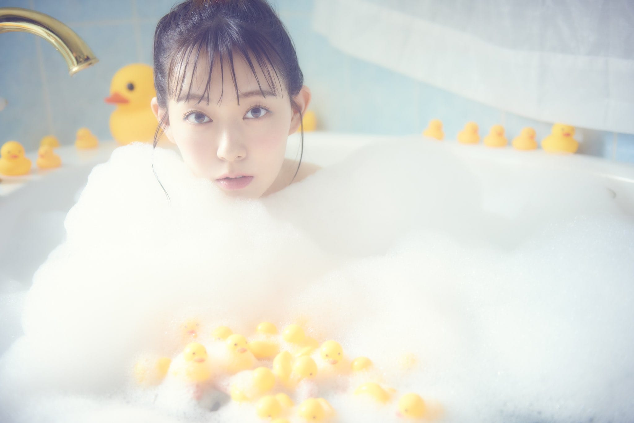 渡辺美優紀【水着画像グラビア画像 アイドルとしてとして最前線を駆け抜けた「20代のすべてを」 - 芸能アイドルモデル女優水着画像集 10枚目