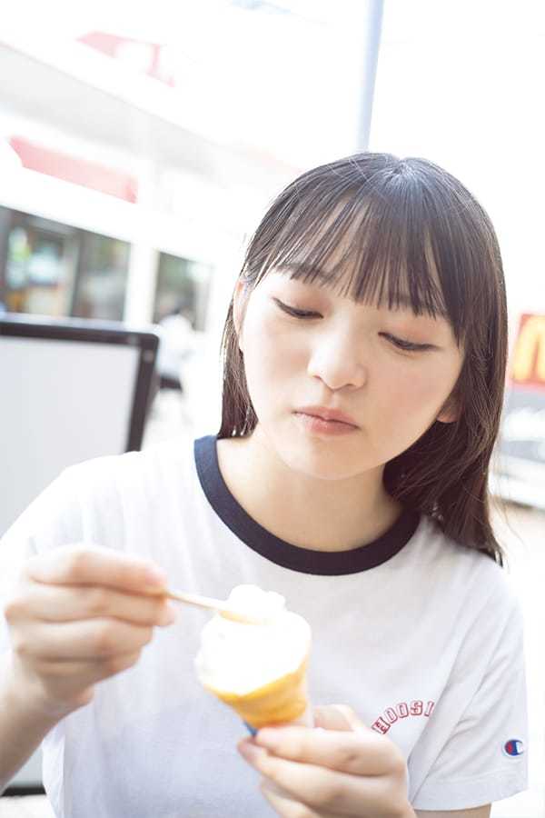 佐山すずか【水着画像グラビア ホワイトボインカップ優勝!!!! 今もっとも 弾んでる 18歳!! - 芸能アイドルモデル女優水着画像集 6枚目