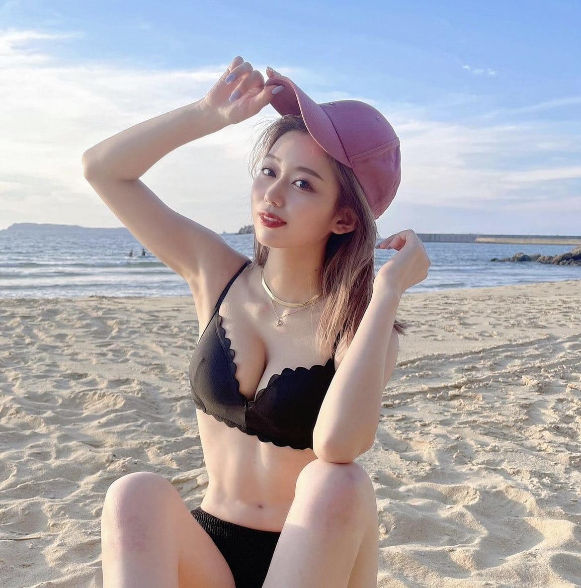 凛咲子【水着画像 癒やしの究極ボディ♡ - 芸能アイドルモデル女優水着画像集 22枚目