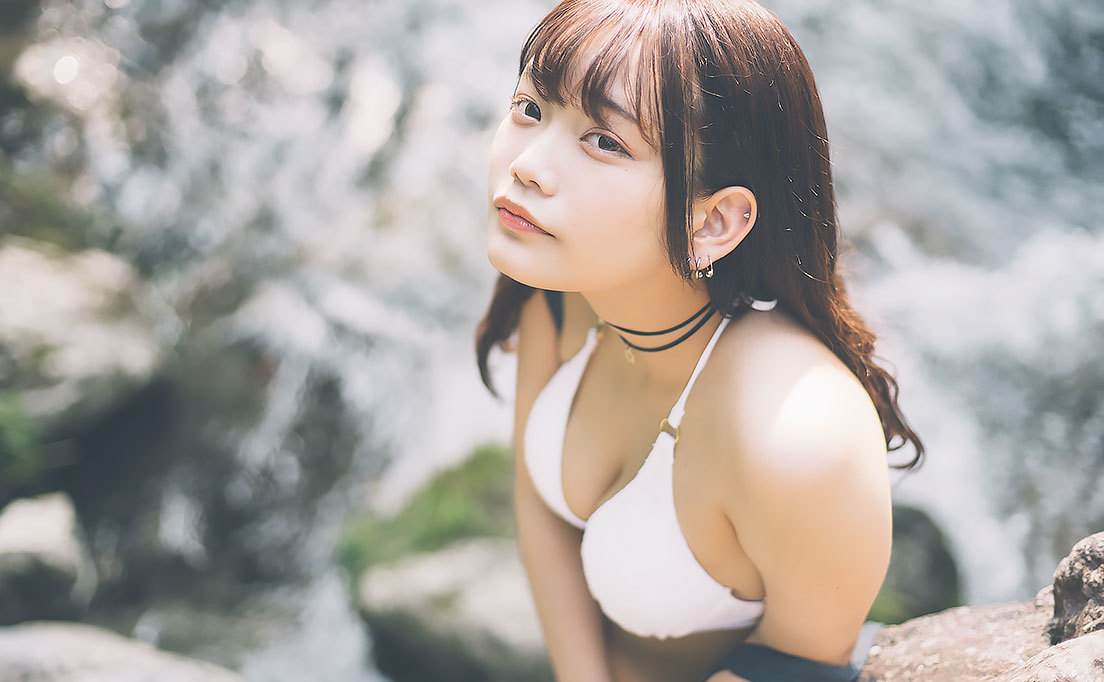 青戸しの 最新グラビア水着画像 19枚目