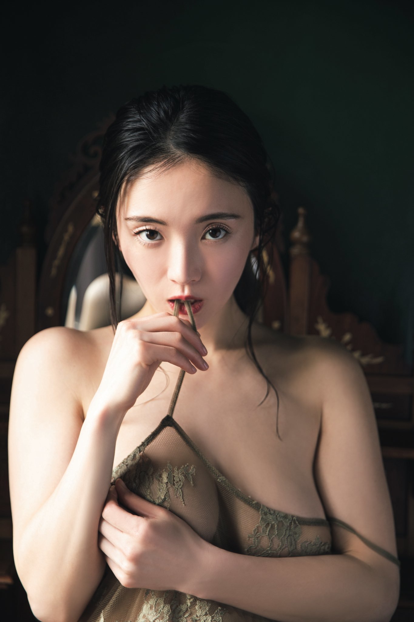 園都【水着画像 最大露出で魅せた まだ誰も知らない彼女 - 芸能アイドルモデル女優水着画像集 3枚目