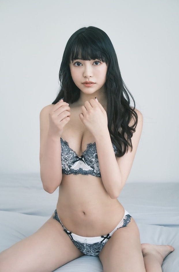 鈴木聖【水着画像話題の彼女が惜しみなく披露した 極上スタイルを見よ!! - 芸能アイドルモデル女優水着画像集 1枚目