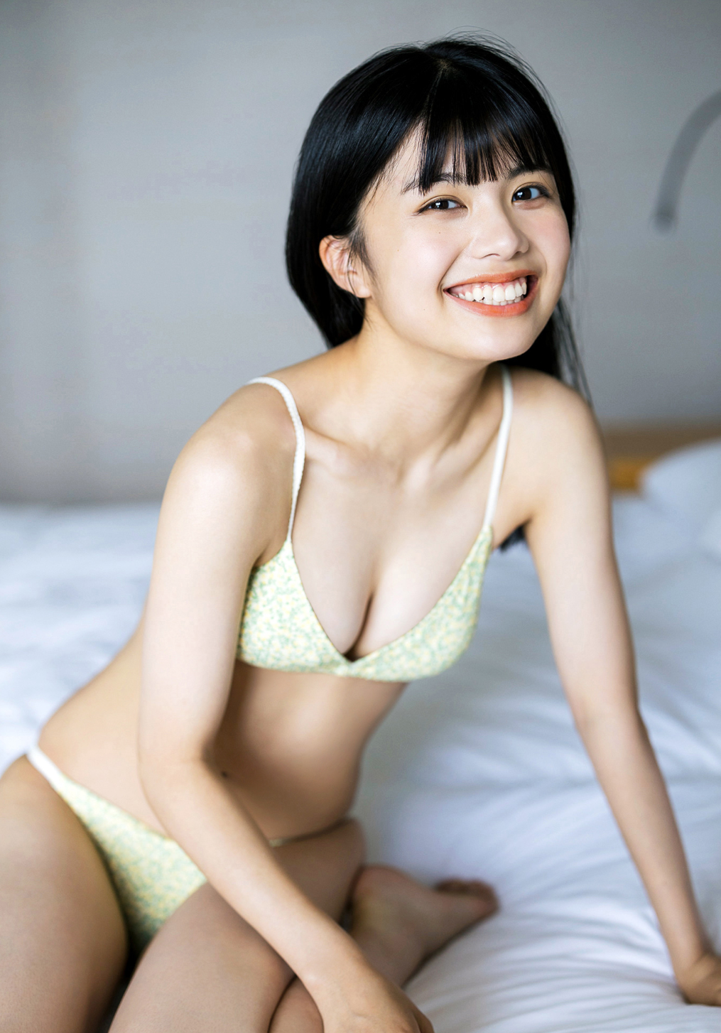 松田実桜 最新グラビア水着画像 9枚目
