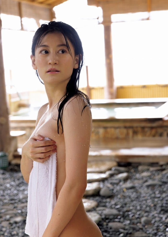 上西恵【水着画像 元NMB48女優が魅せた アイドルから女優へと脱皮する28歳の現在地 - 芸能アイドルモデル女優水着画像集 16枚目