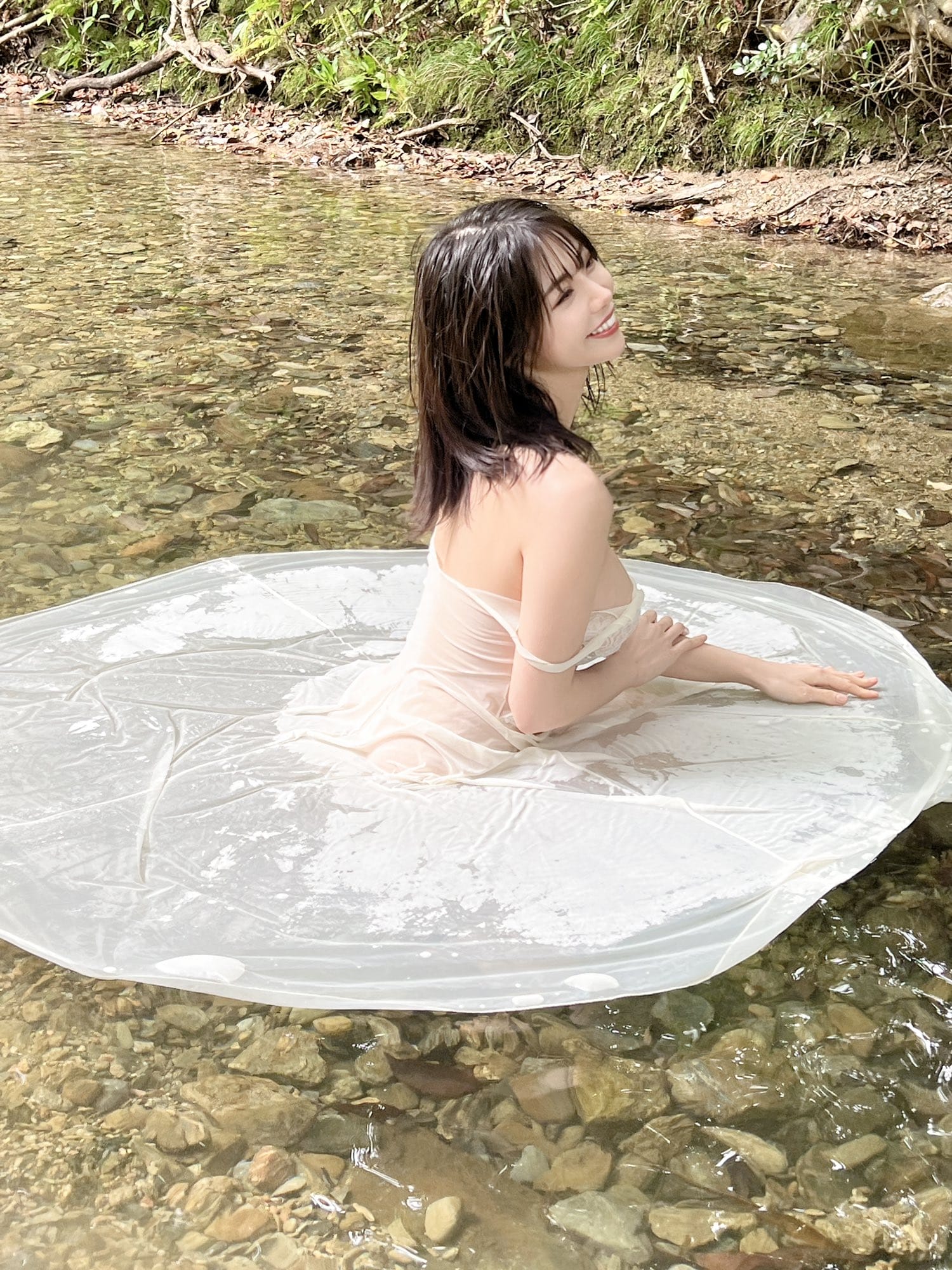 鈴木ふみ奈 背徳の予感【水着画像 - 芸能アイドルモデル女優水着画像集 17枚目