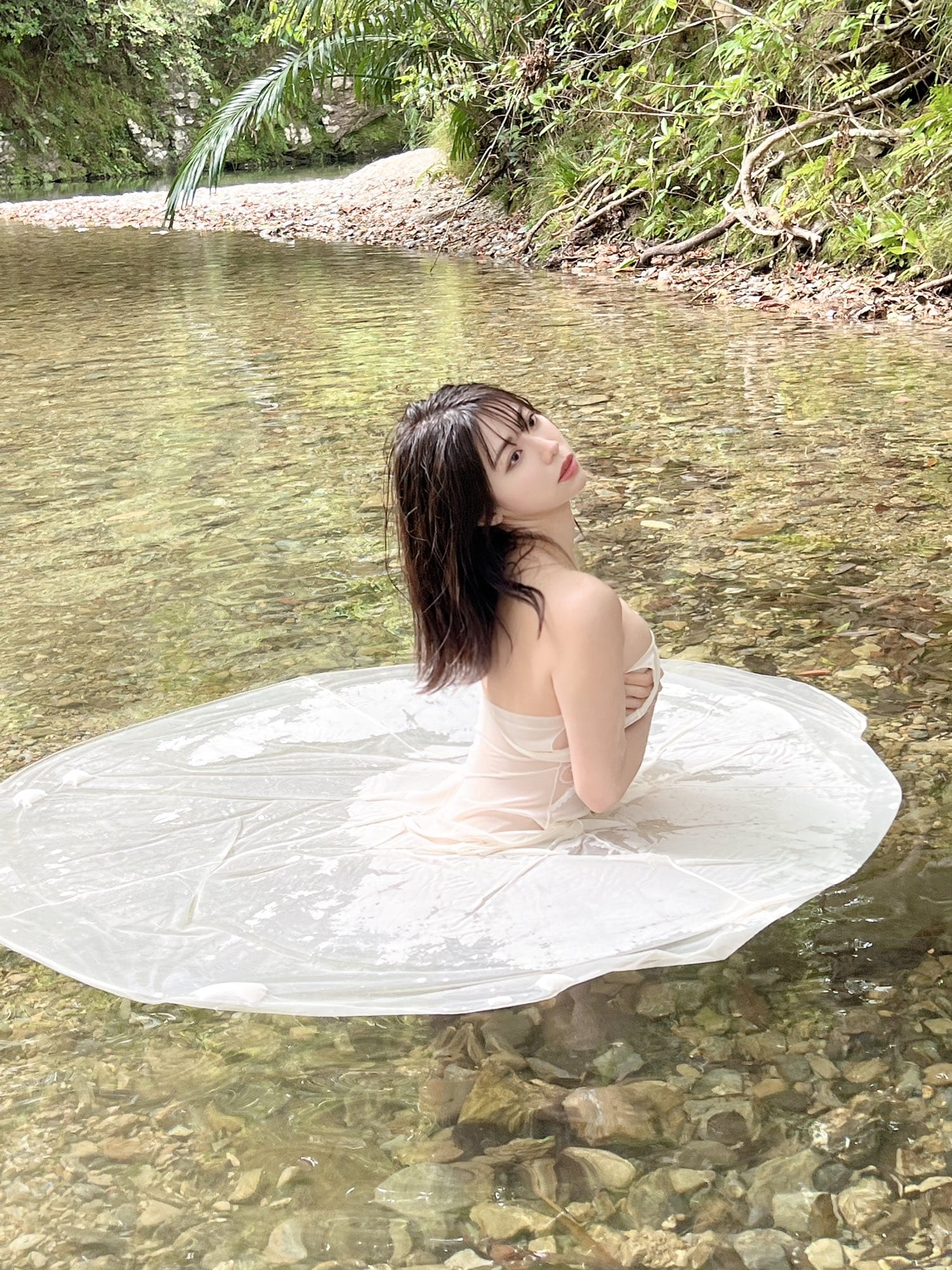 鈴木ふみ奈 背徳の予感【水着画像 - 芸能アイドルモデル女優水着画像集 23枚目