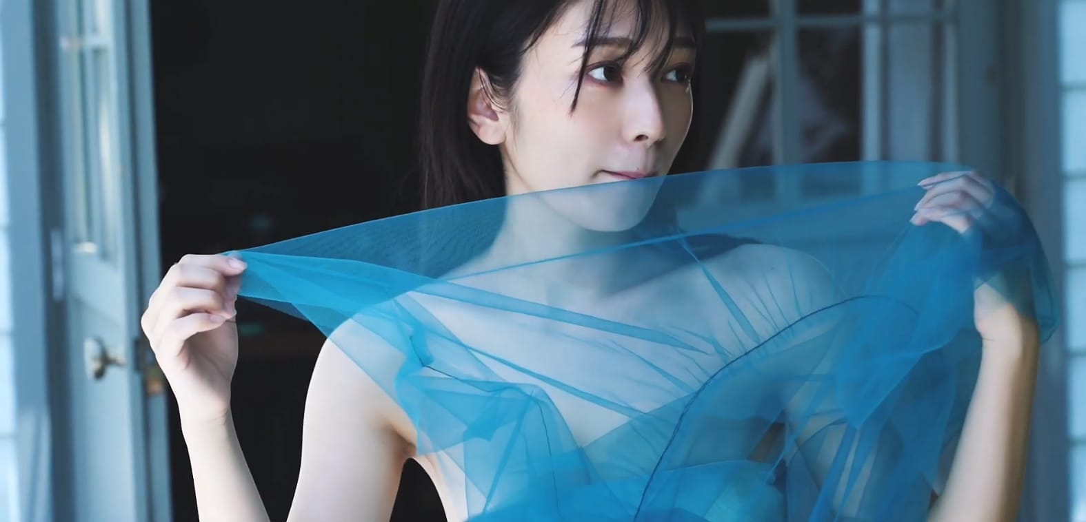 長月翠【水着画像 グラビア 女優 歌手として活躍する彼女 - 芸能アイドルモデル女優水着画像集 9枚目