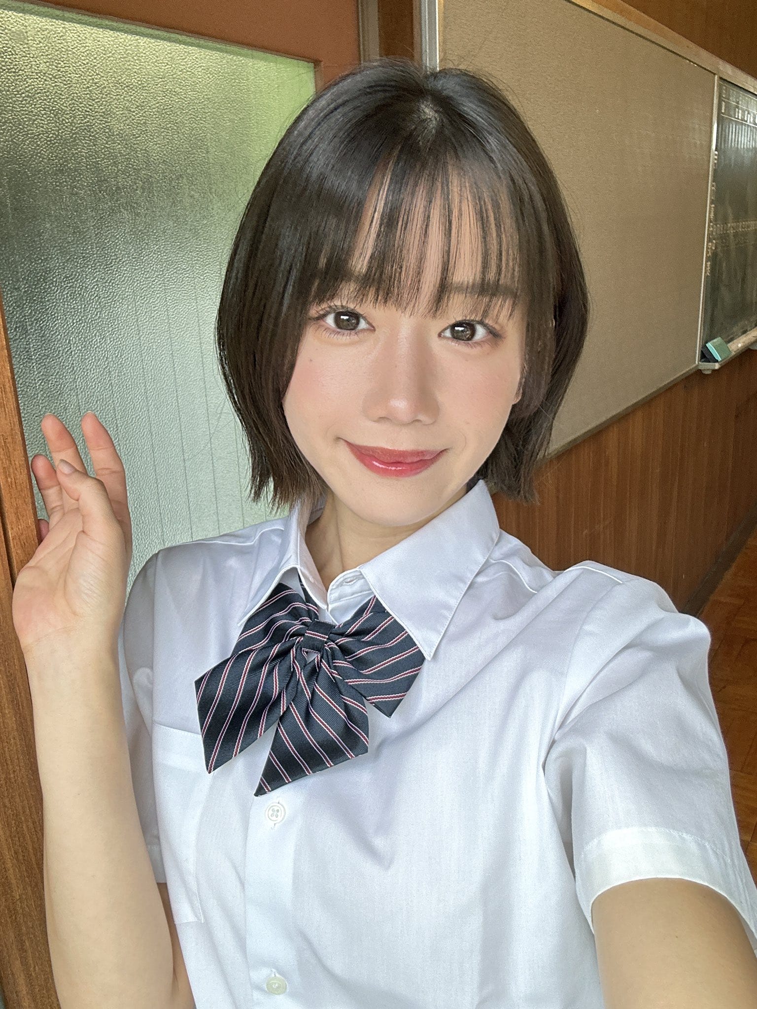 新唯那【水着画像 須川天心のボクシングデビュー戦で バズったリングガール - 芸能アイドルモデル女優水着画像集 21枚目