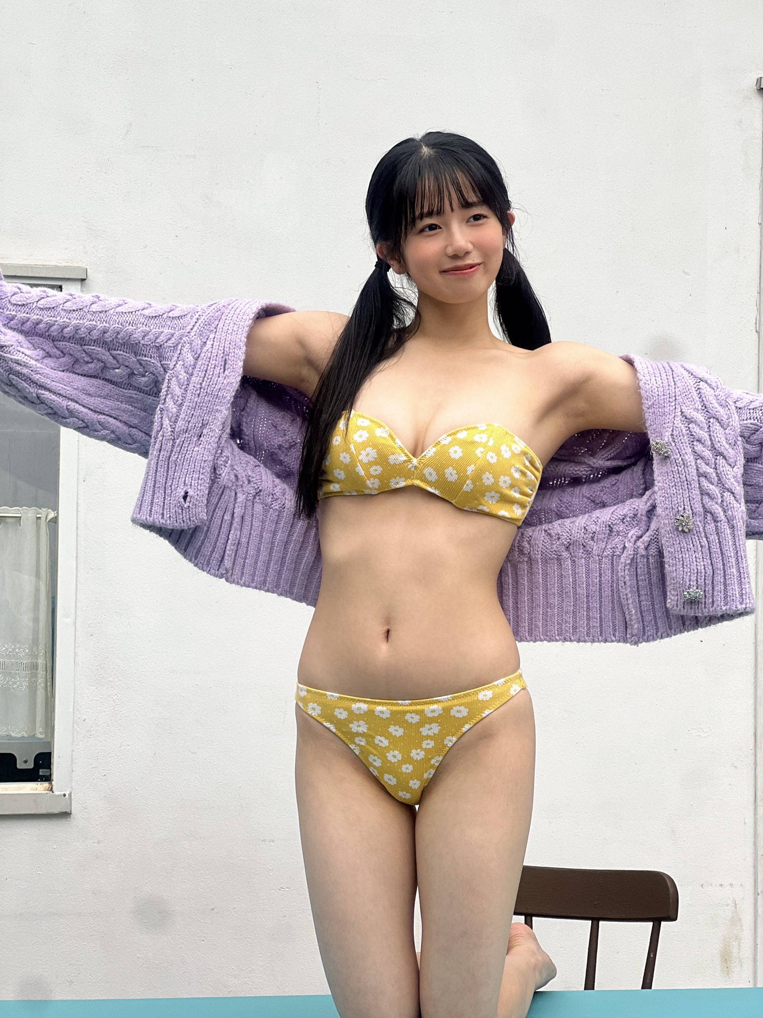 正鋳真優(AKB48)最新グラビア水着画像 17枚目