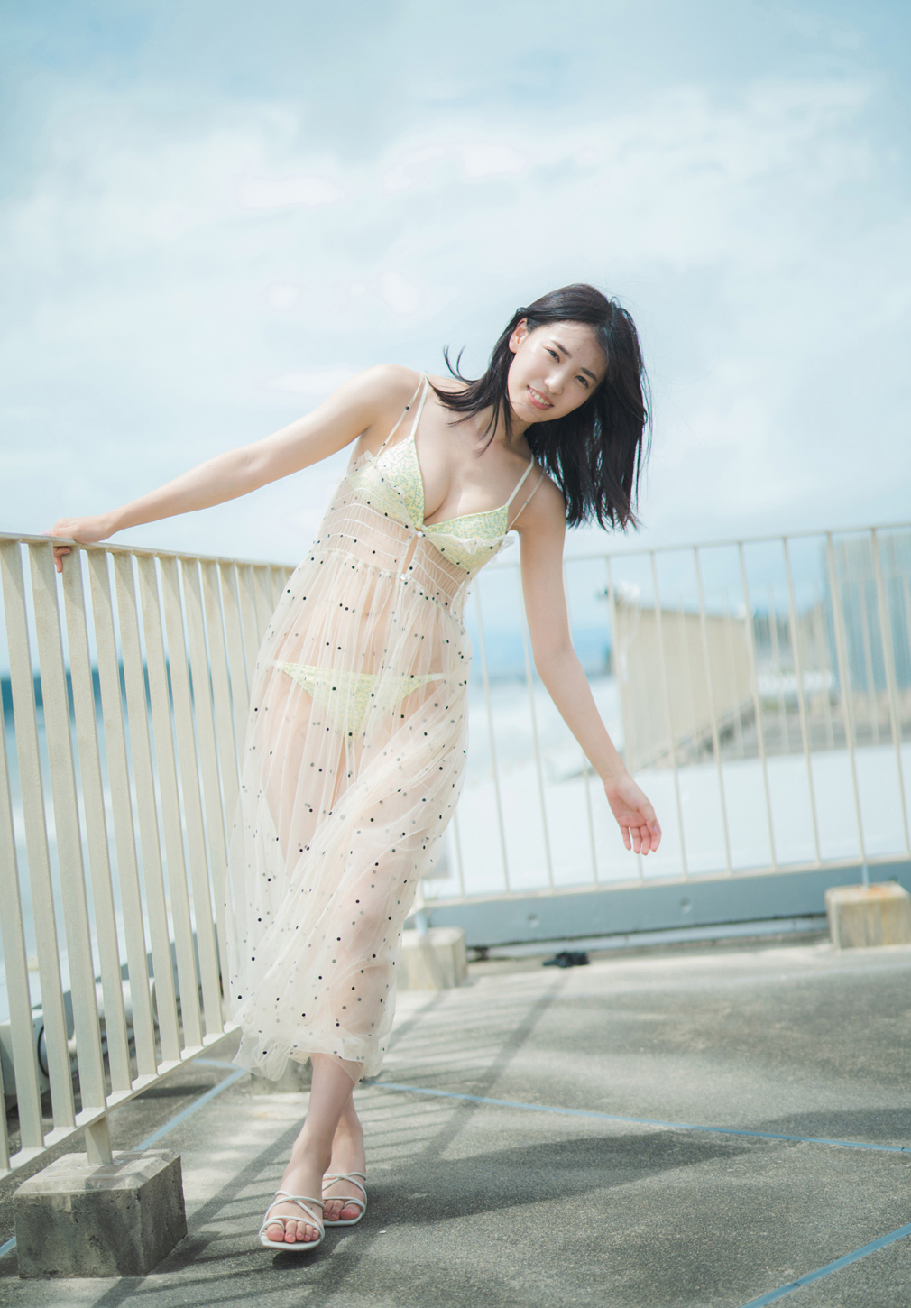 下尾みう(AKB48)グラビア水着画像① 5枚目