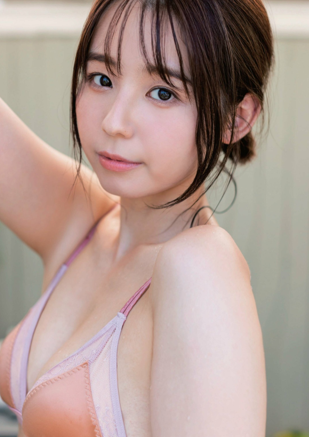 小池里奈 最新グラビア水着画像④ 9枚目